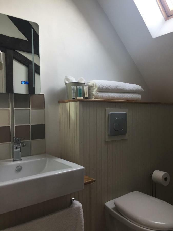 No 3 Route De Lingramiere Bed & Breakfast La Ferte-Mace Exterior photo